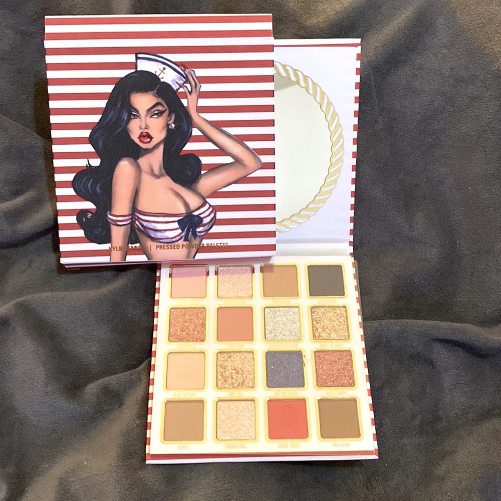 Kylie Jenner Pressed Powder Palette